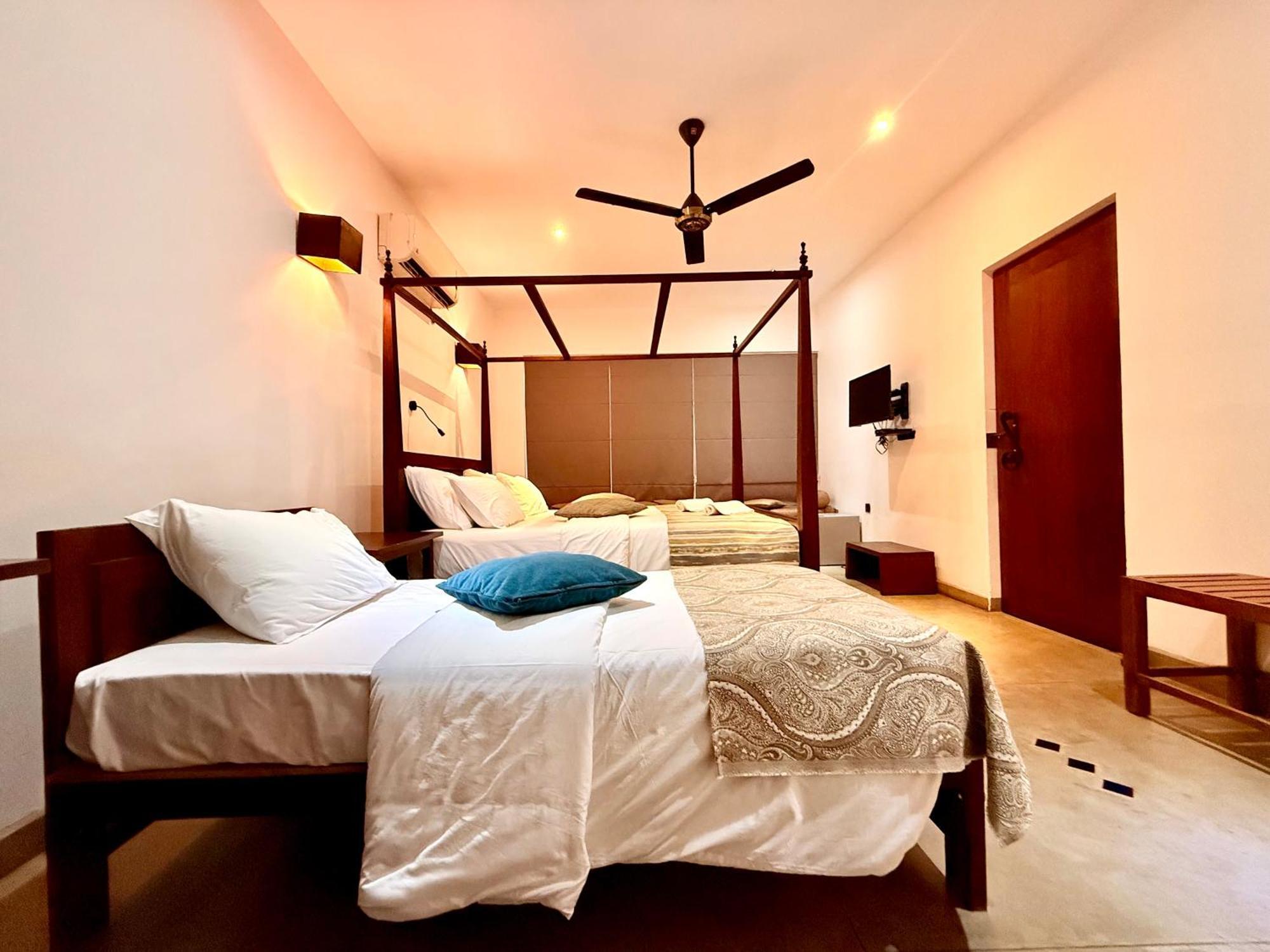 Coza Ceylon Hotel Dehiwala-Mount Lavinia Buitenkant foto