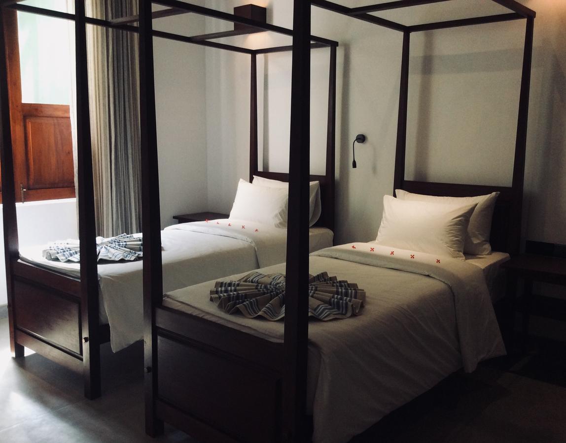 Coza Ceylon Hotel Dehiwala-Mount Lavinia Buitenkant foto