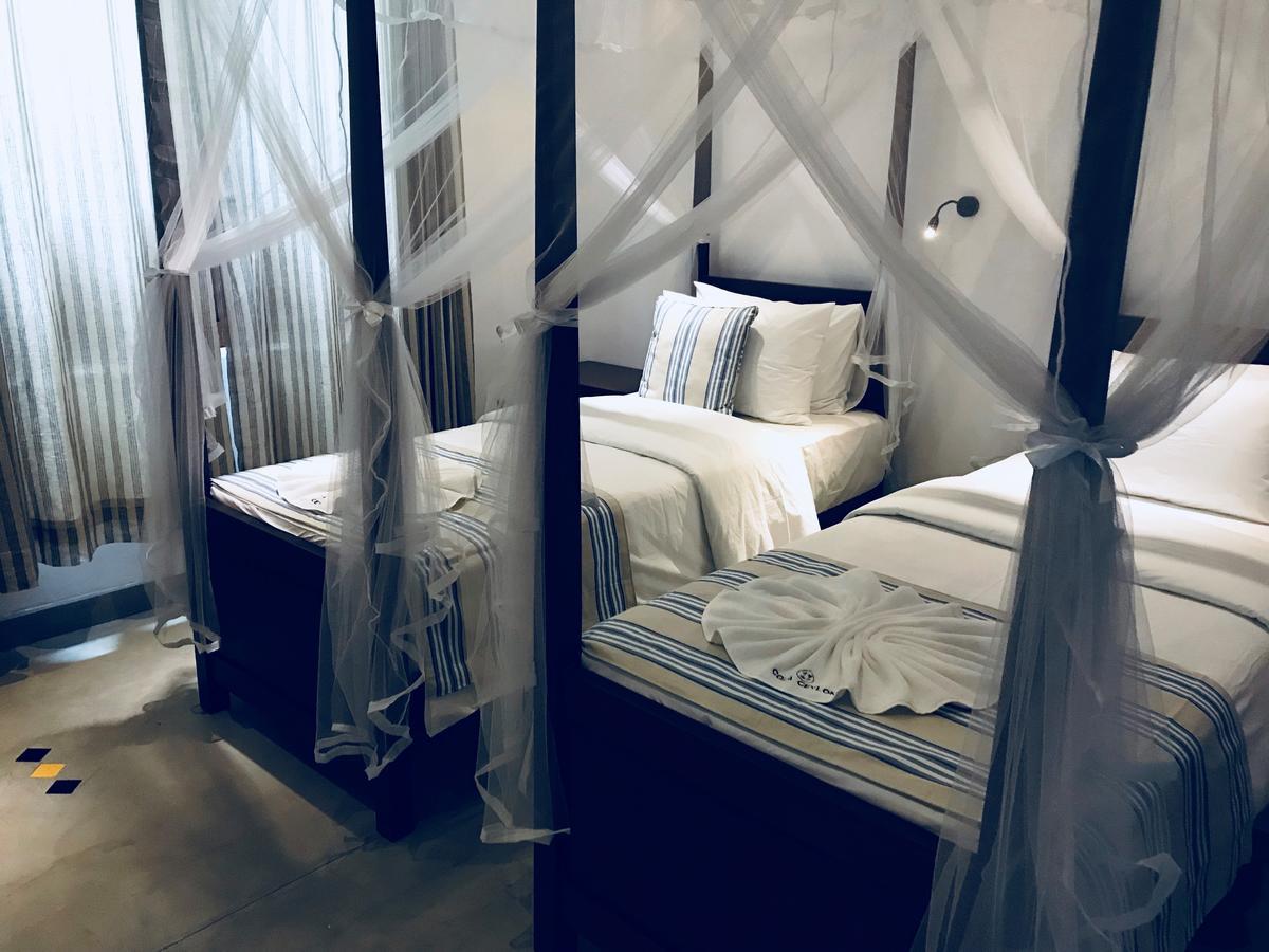 Coza Ceylon Hotel Dehiwala-Mount Lavinia Buitenkant foto