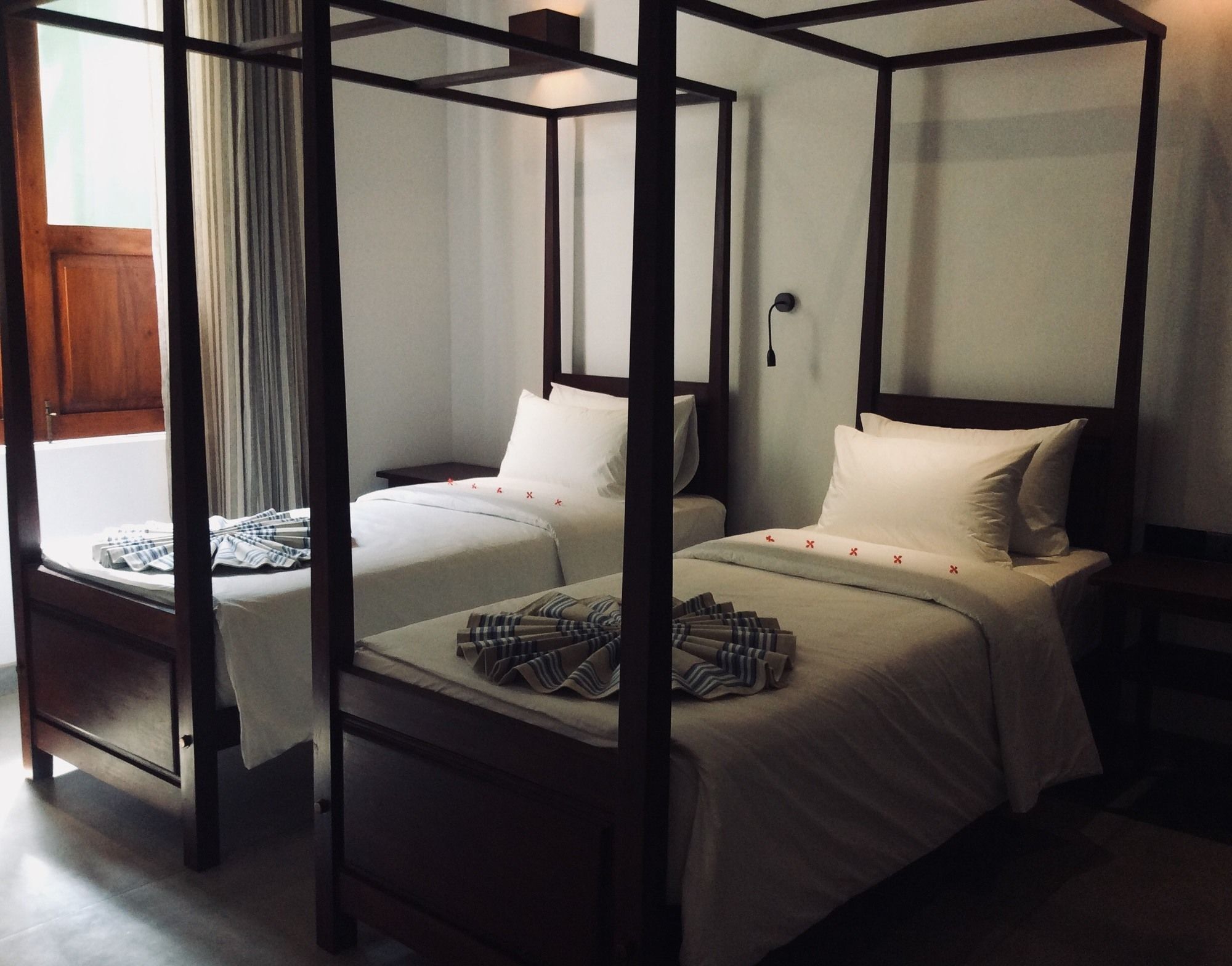 Coza Ceylon Hotel Dehiwala-Mount Lavinia Buitenkant foto